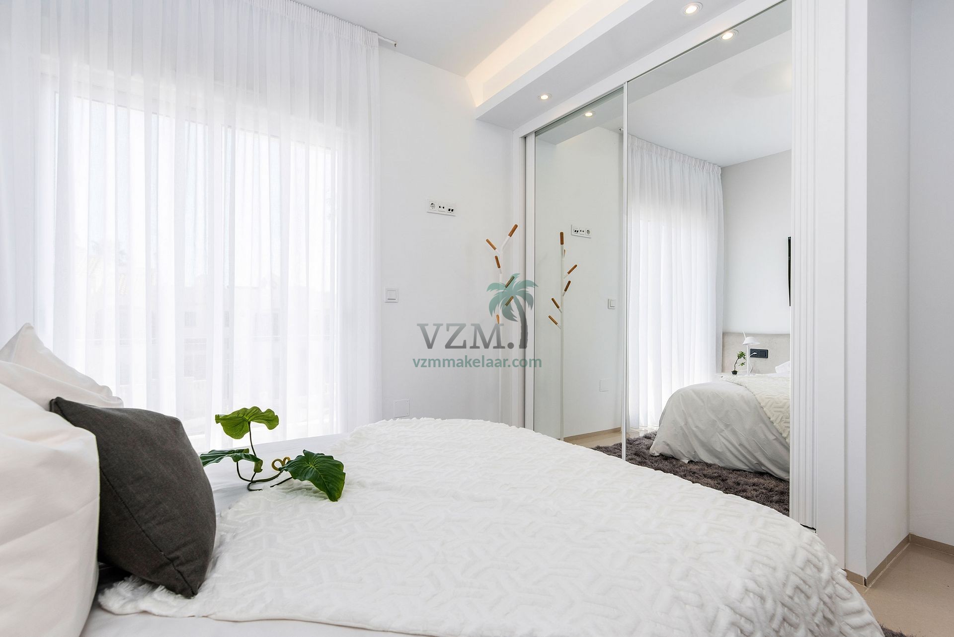 Luxe half vrijstaande villa's - VZM Makelaar