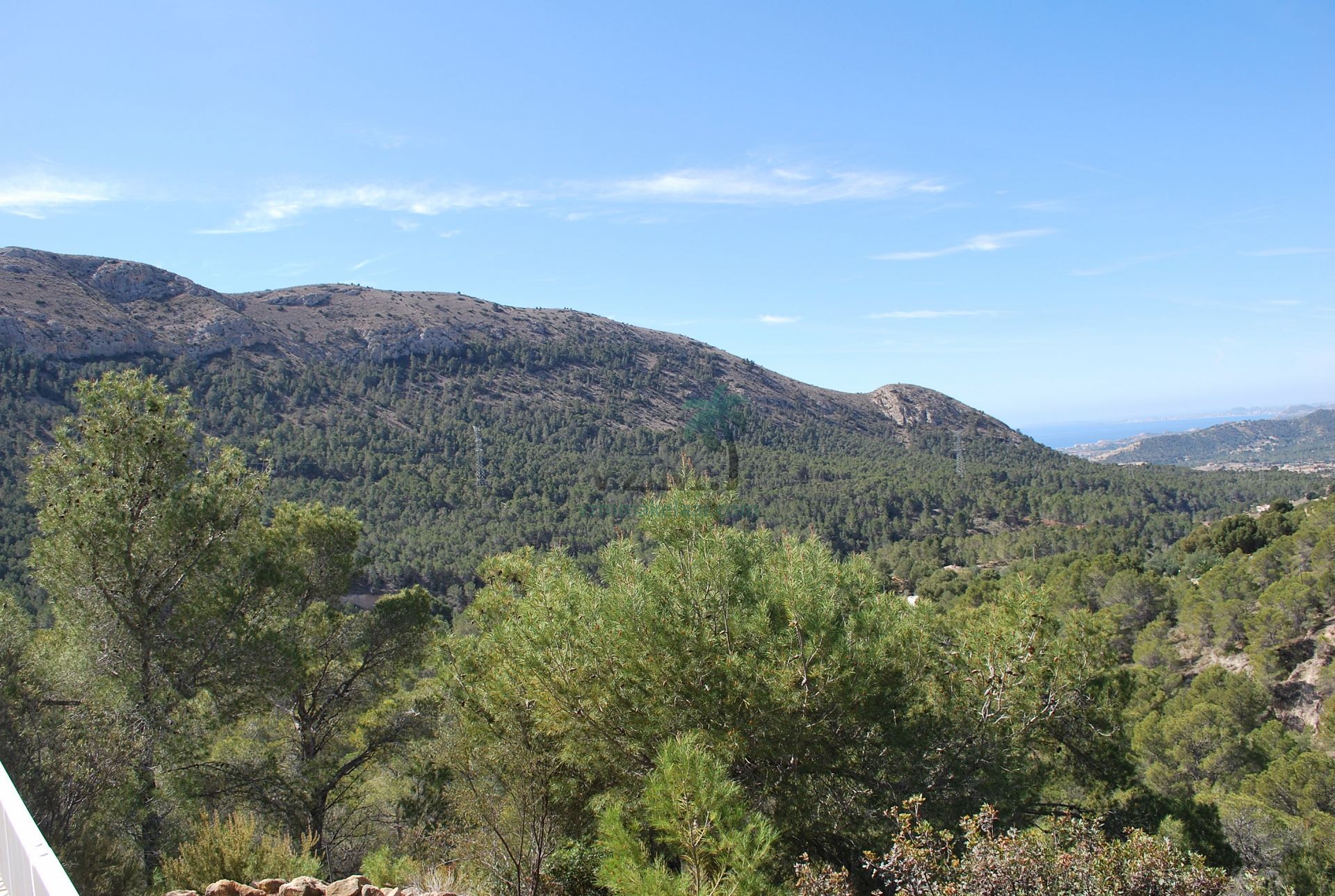 Op unieke locatie gelegen villa met fenomenaal mooi uitzicht - VZM Makelaar