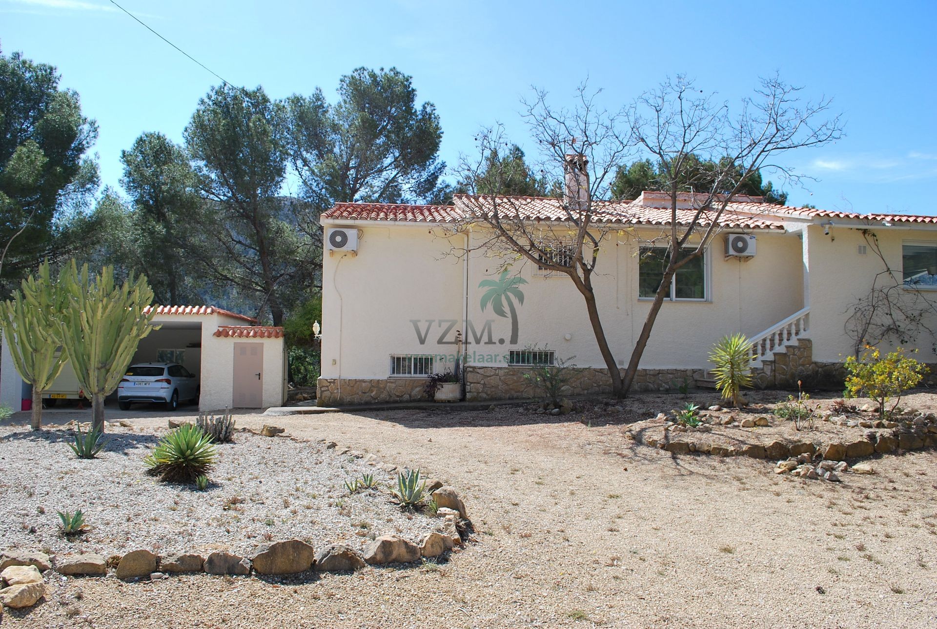 Op unieke locatie gelegen villa met fenomenaal mooi uitzicht - VZM Makelaar