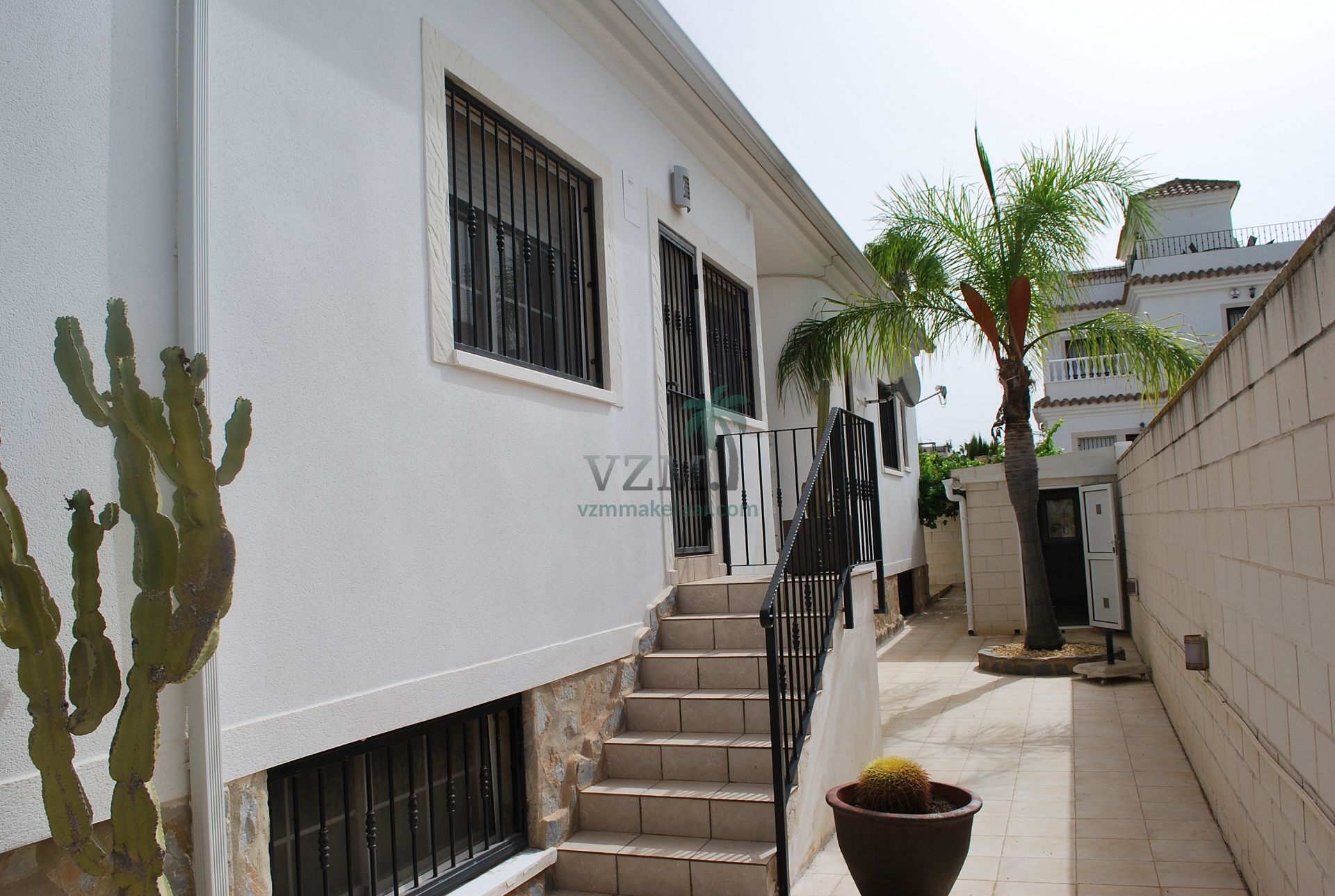 Prachtige ruime Villa op groot perceel - VZM Makelaar