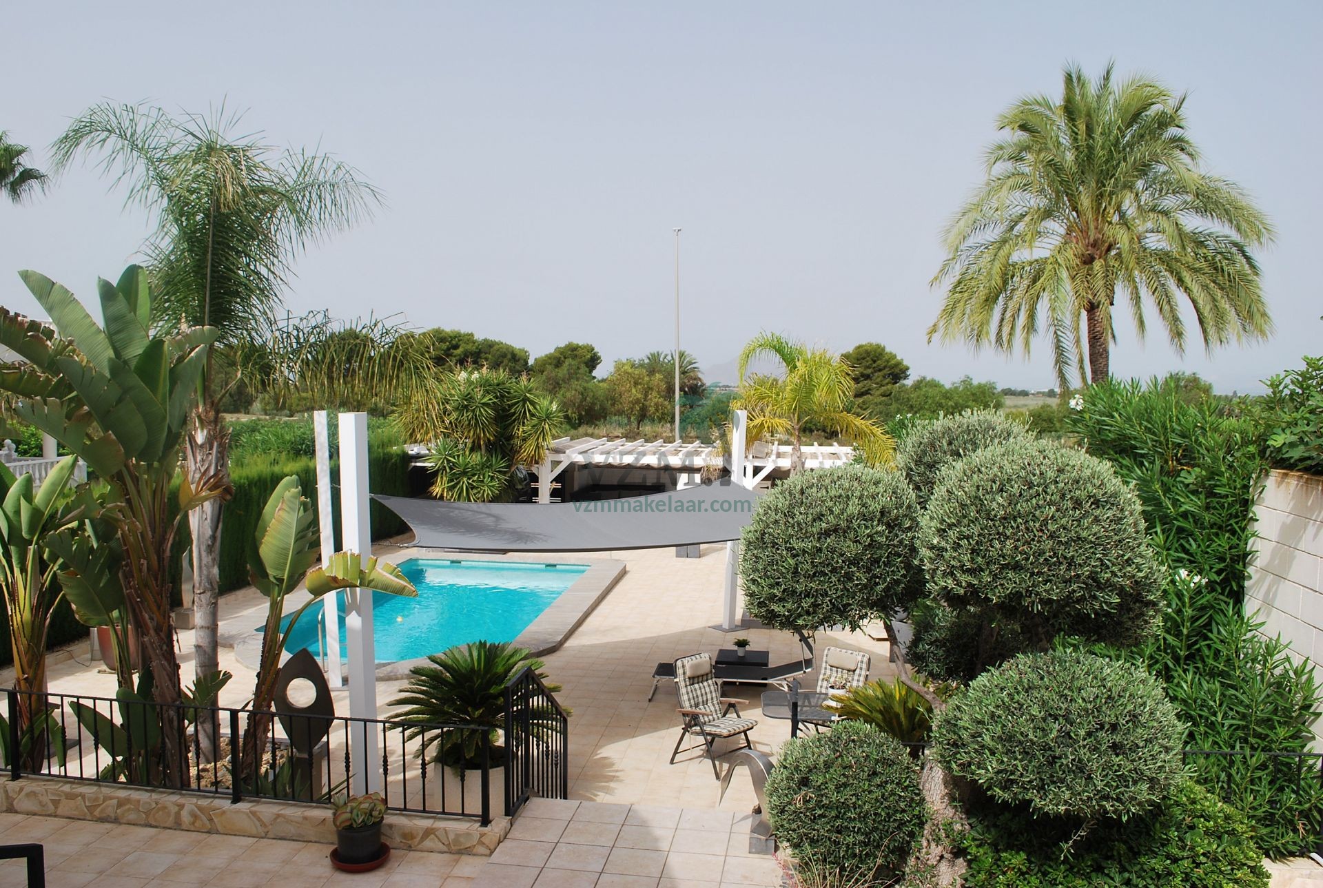 Prachtige ruime Villa op groot perceel - VZM Makelaar