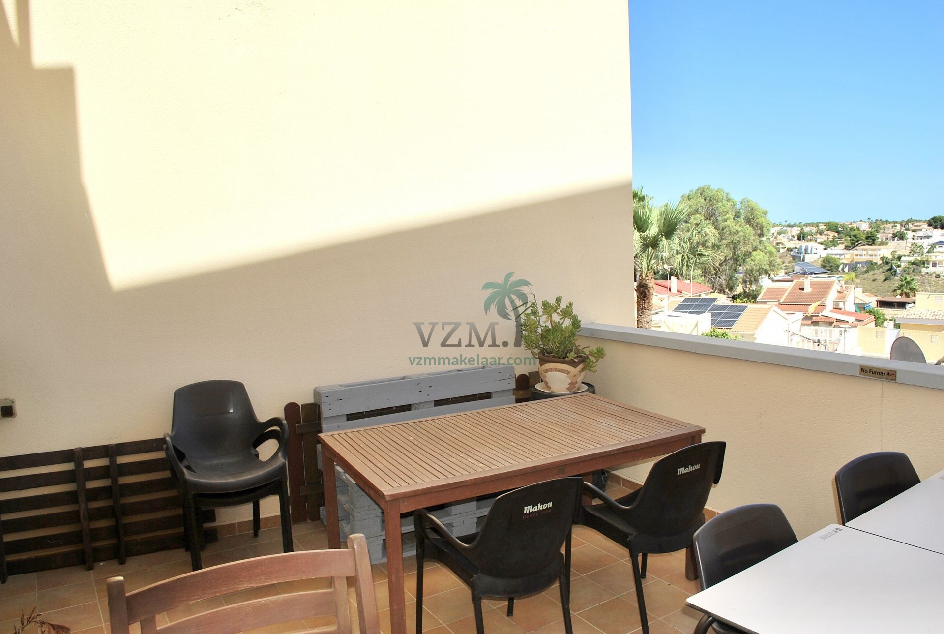 Goed lopend café ter overname aangeboden - VZM Makelaar