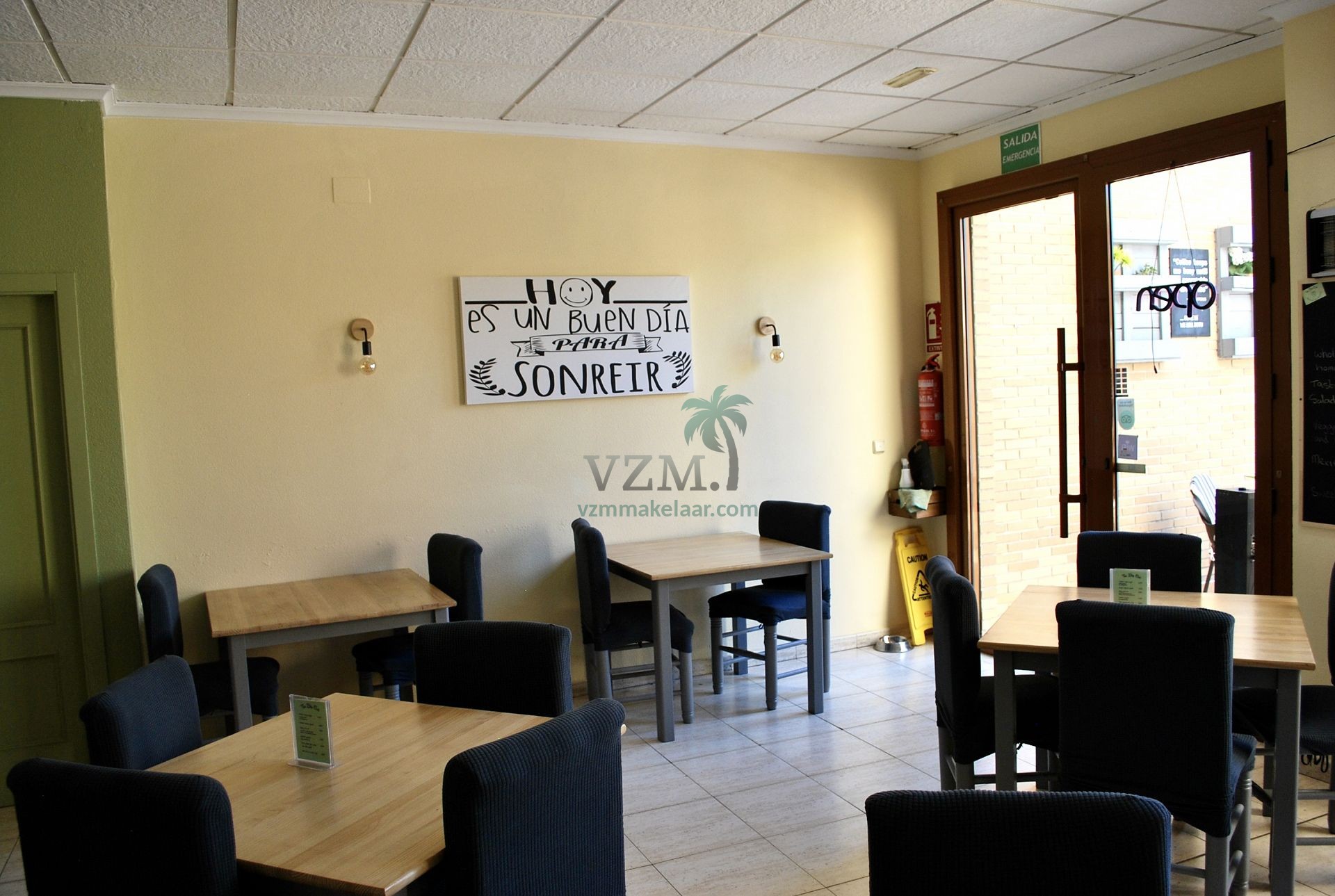 Goed lopend café ter overname aangeboden - VZM Makelaar