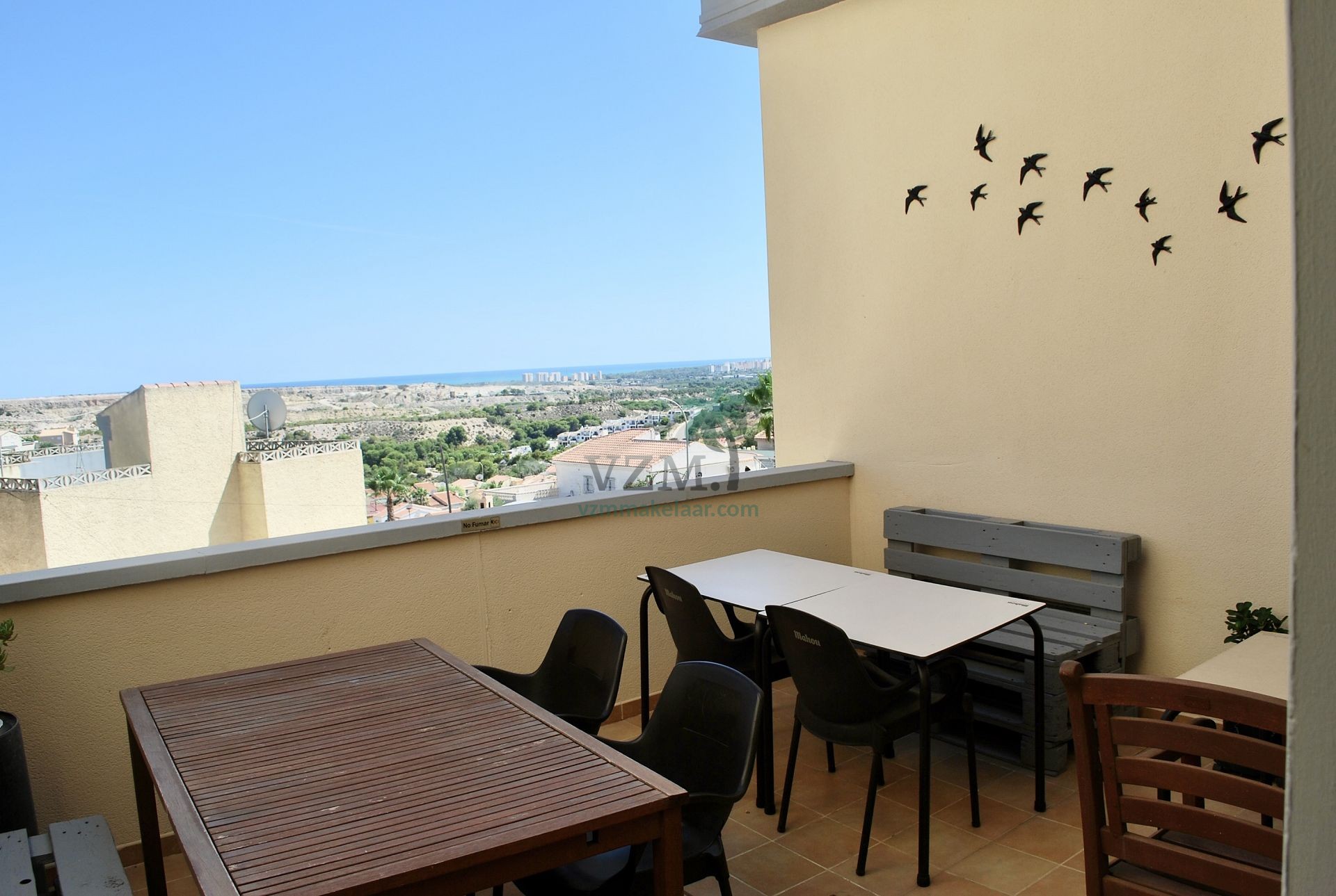 Goed lopend café ter overname aangeboden - VZM Makelaar