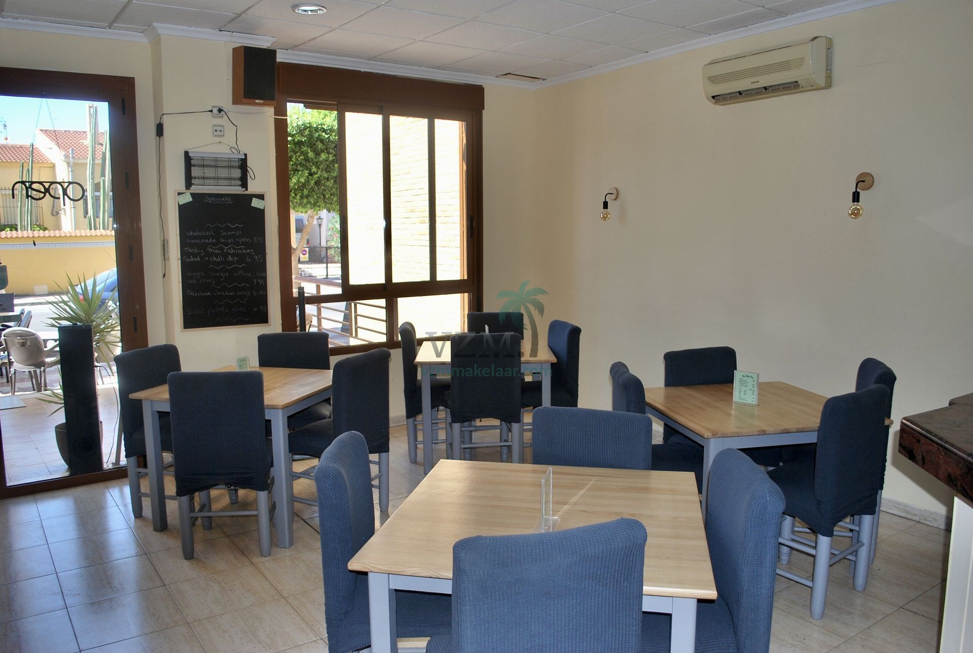 Goed lopend café ter overname aangeboden - VZM Makelaar