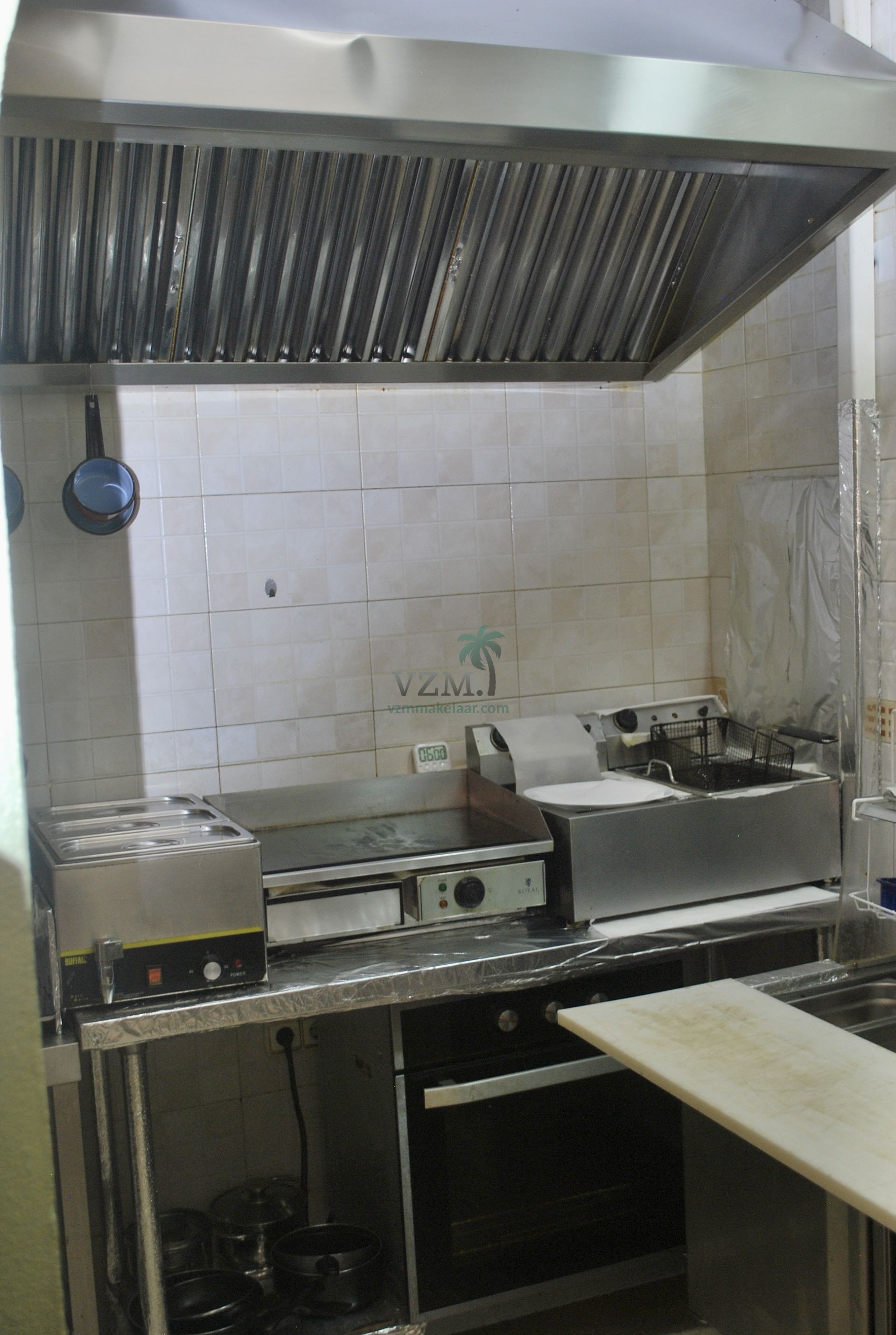 Goed lopend café ter overname aangeboden - VZM Makelaar