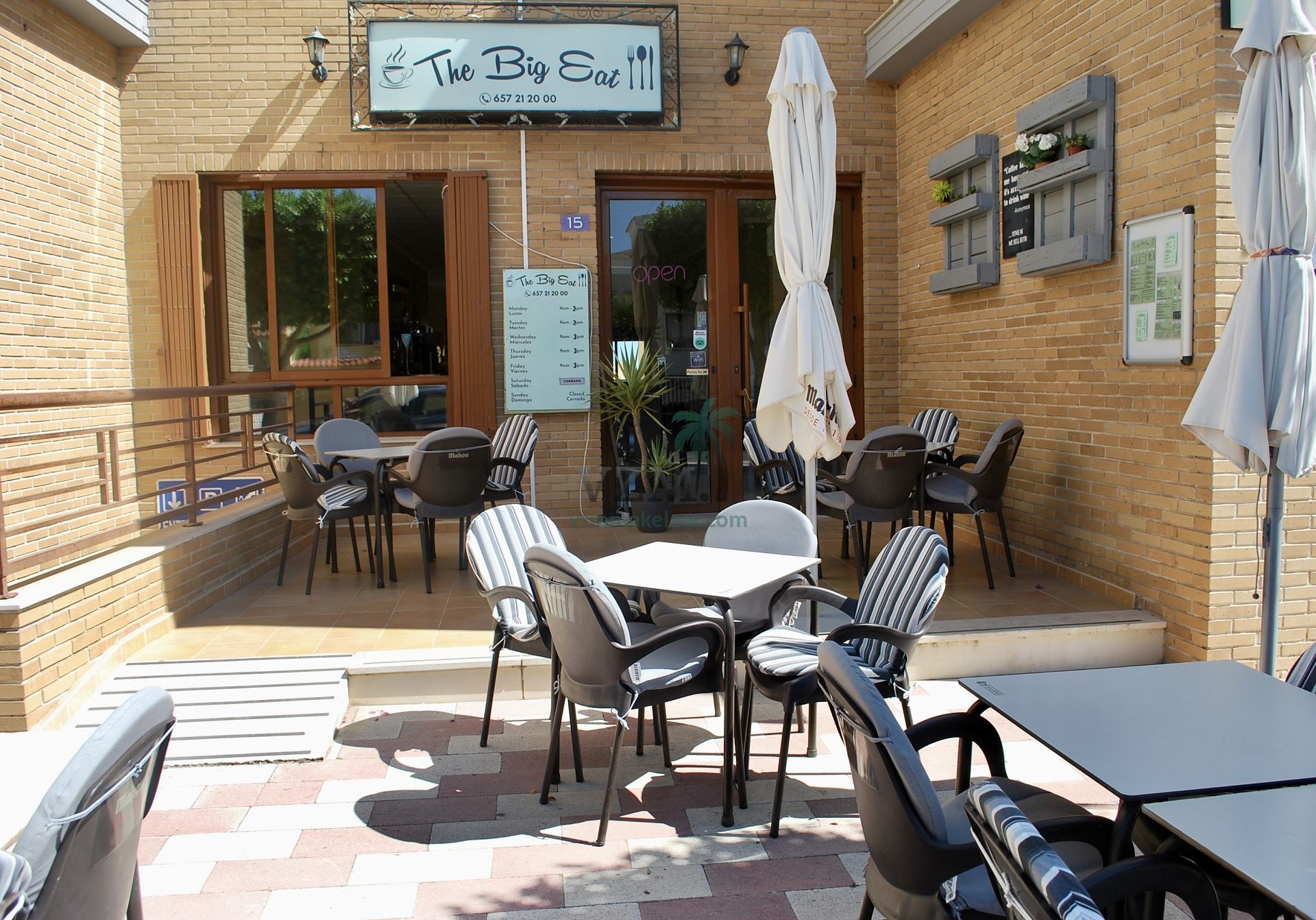 Goed lopend café ter overname aangeboden - VZM Makelaar