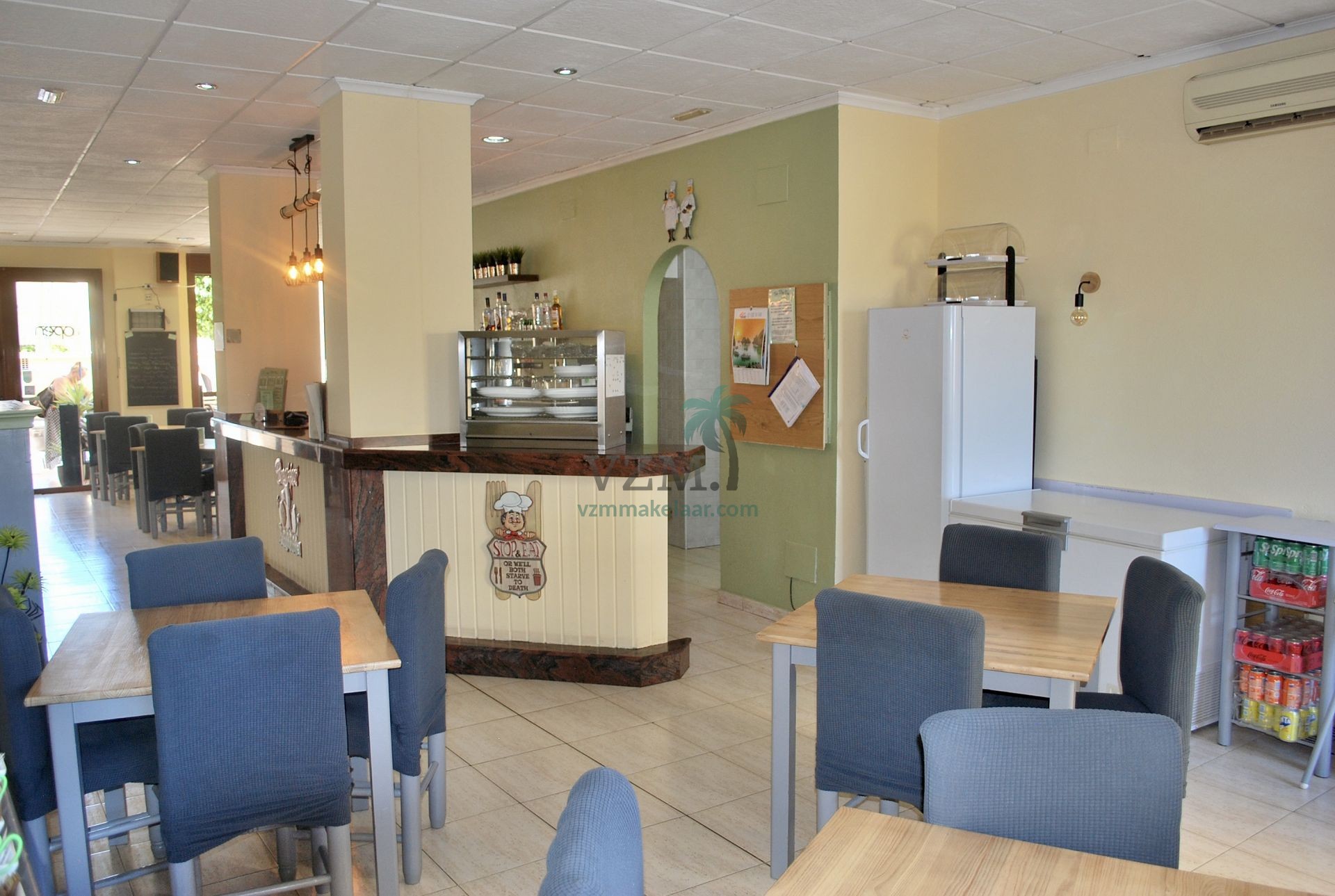 Goed lopend café ter overname aangeboden - VZM Makelaar