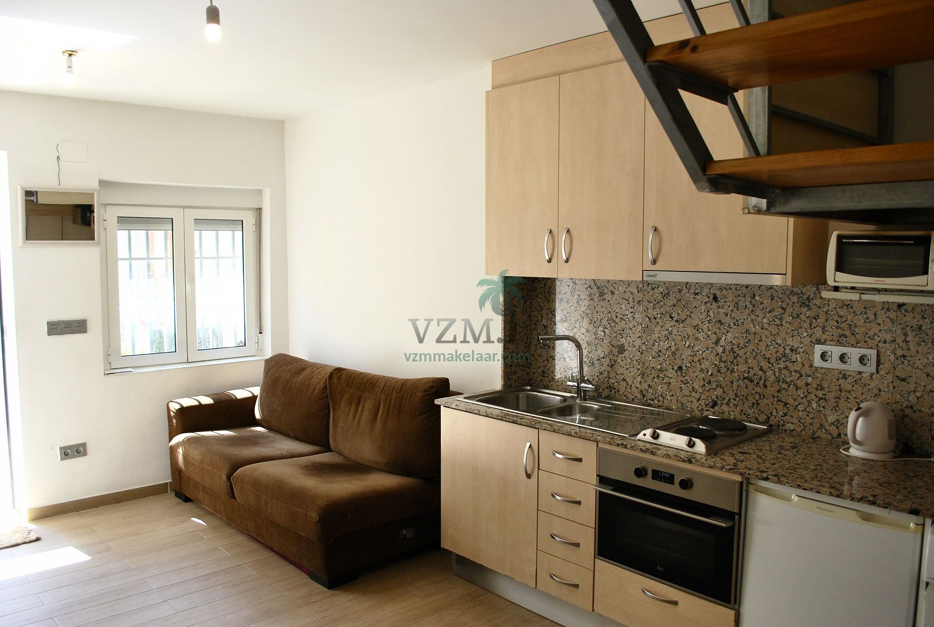 Leuke bestaande tussenwoning in de urbanisatie La Marina - VZM Makelaar