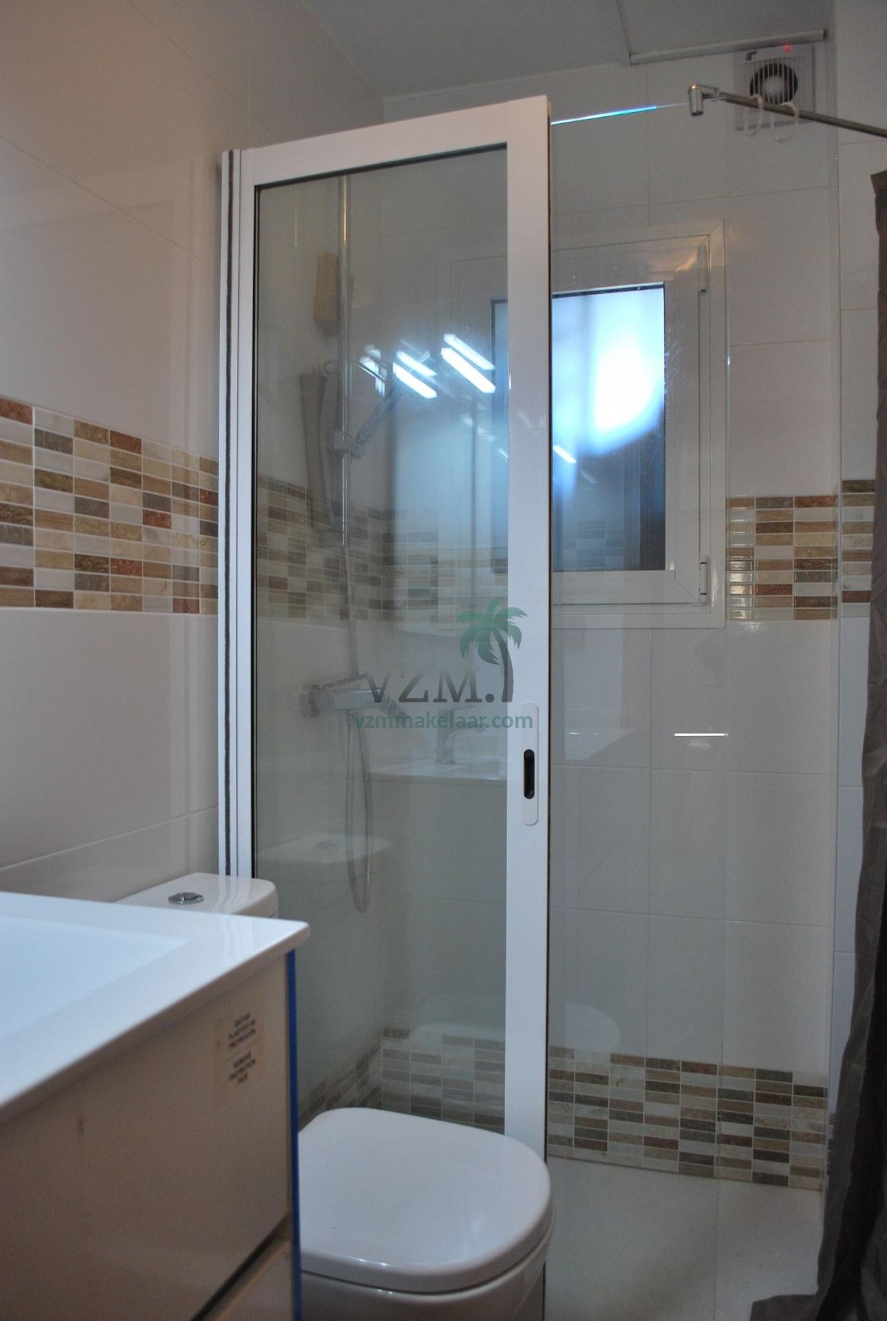 Leuke bestaande tussenwoning in de urbanisatie La Marina - VZM Makelaar