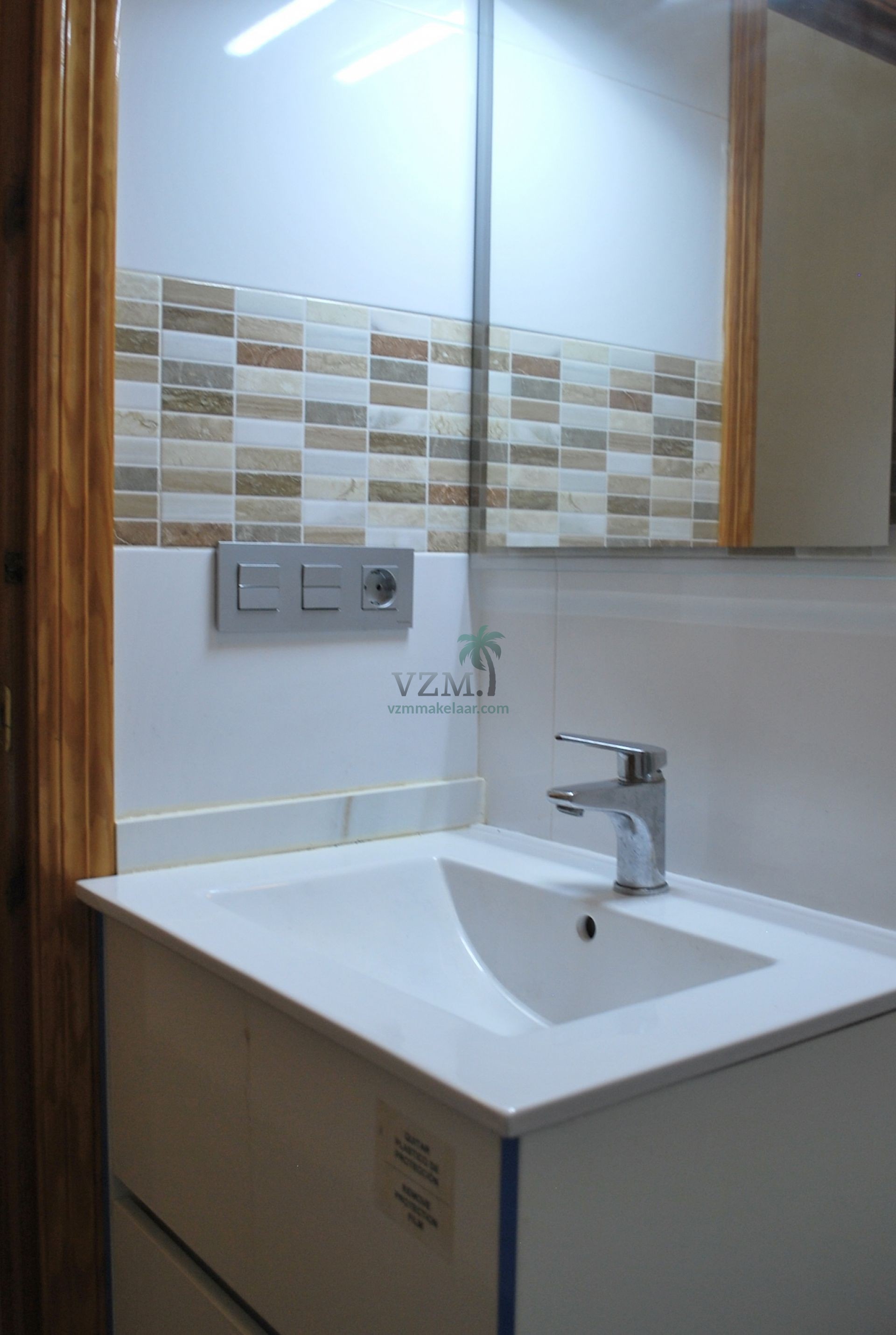 Leuke bestaande tussenwoning in de urbanisatie La Marina - VZM Makelaar