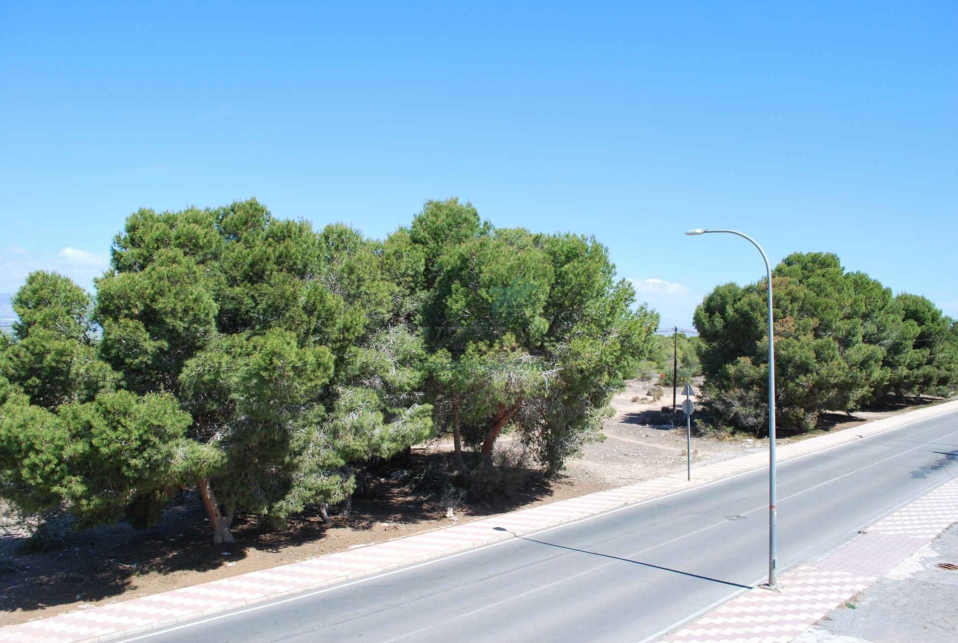 Leuke bestaande tussenwoning in de urbanisatie La Marina - VZM Makelaar