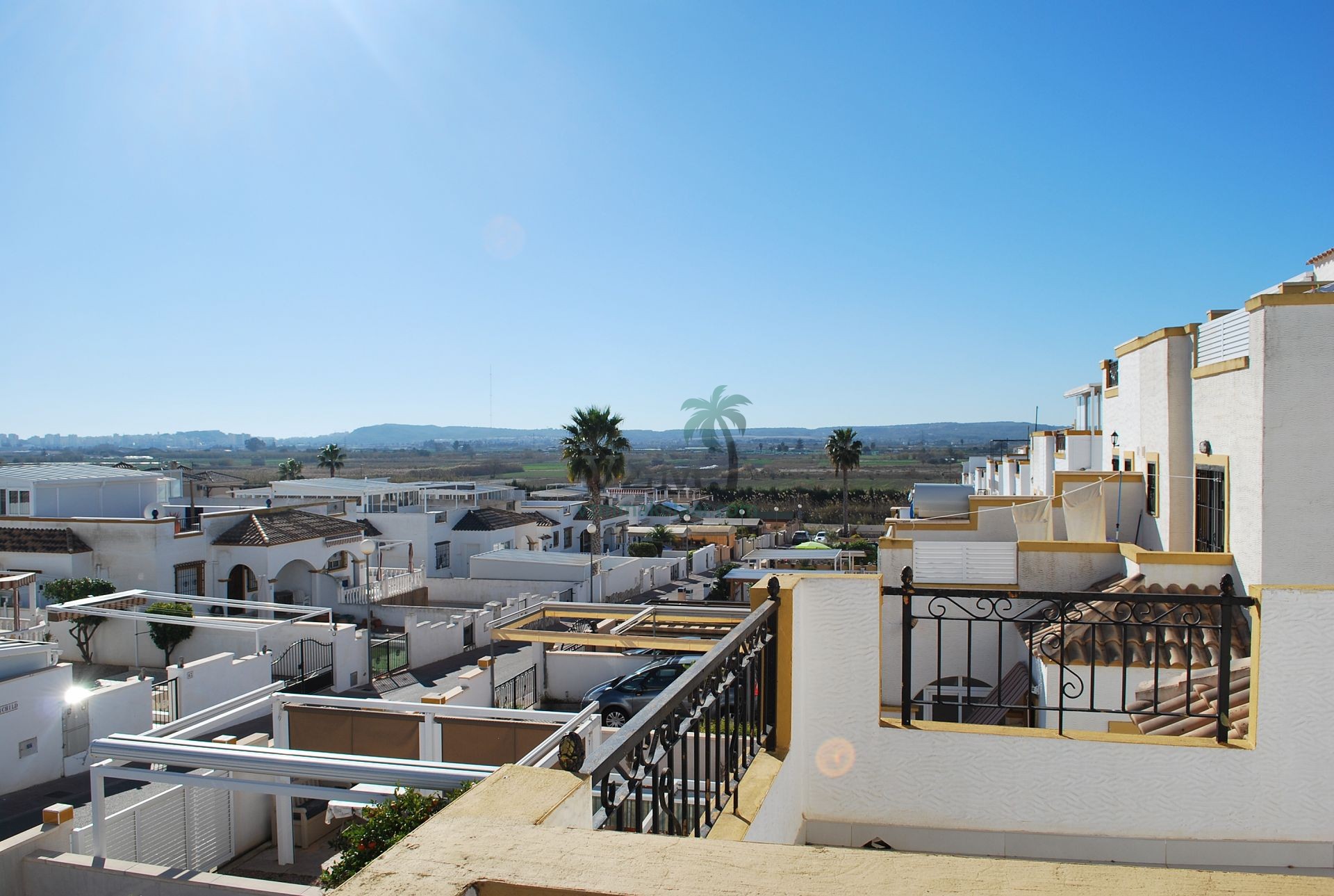 Half vrijstaande woning urbanisatie La Marina - VZM Makelaar