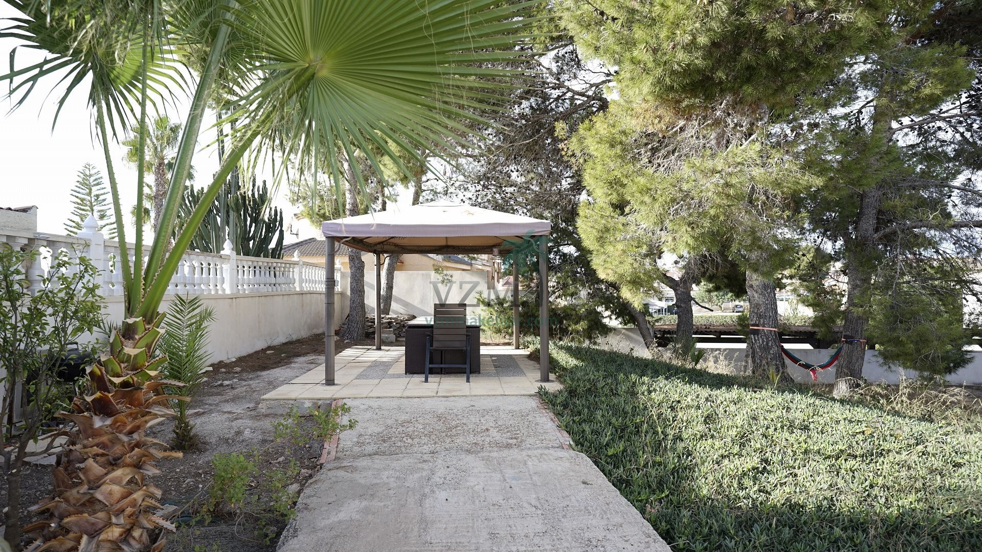 Prachtige villa op groot perceel - VZM Makelaar