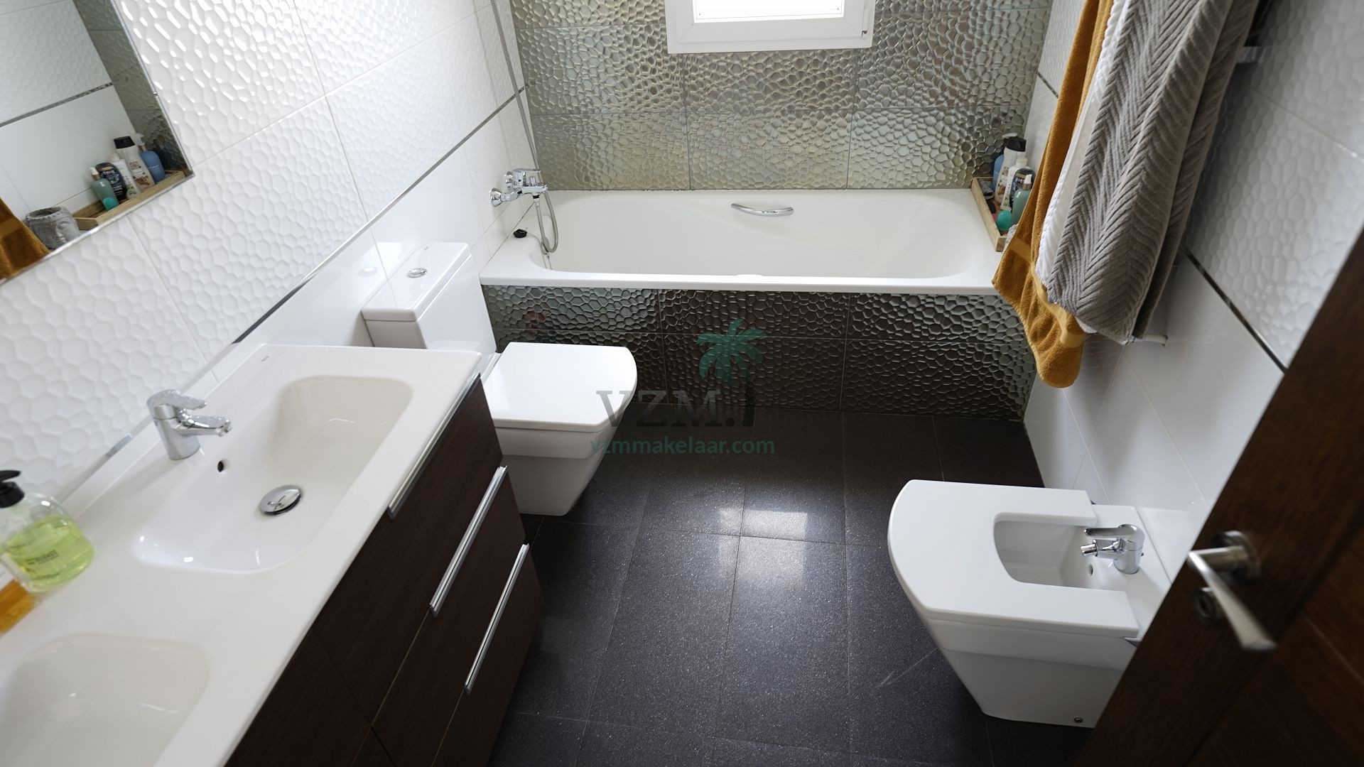 Prachtige villa op groot perceel - VZM Makelaar