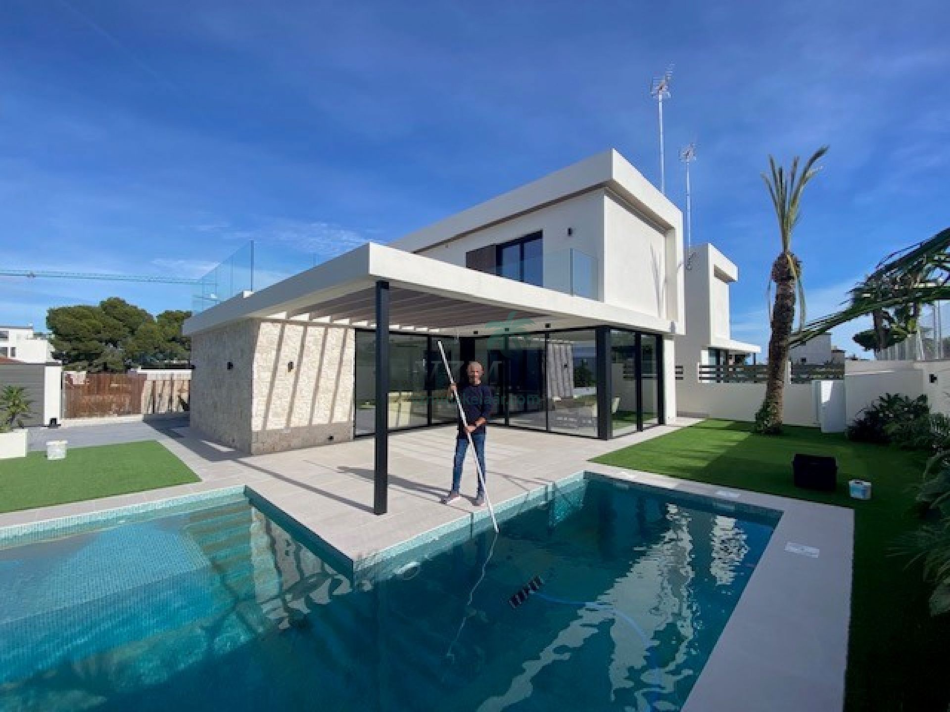 4 Villa's gelegen in Lomas de Cabo Roig - VZM Makelaar