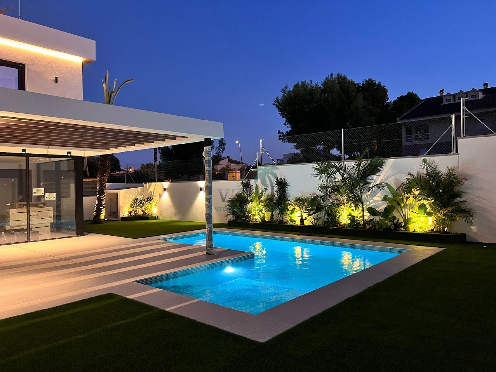 4 Villa's gelegen in Lomas de Cabo Roig - VZM Makelaar